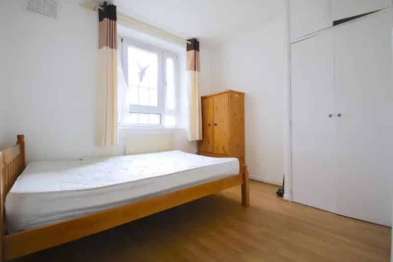 4 Bedroom Flat House to Rent near Aldgate East Station