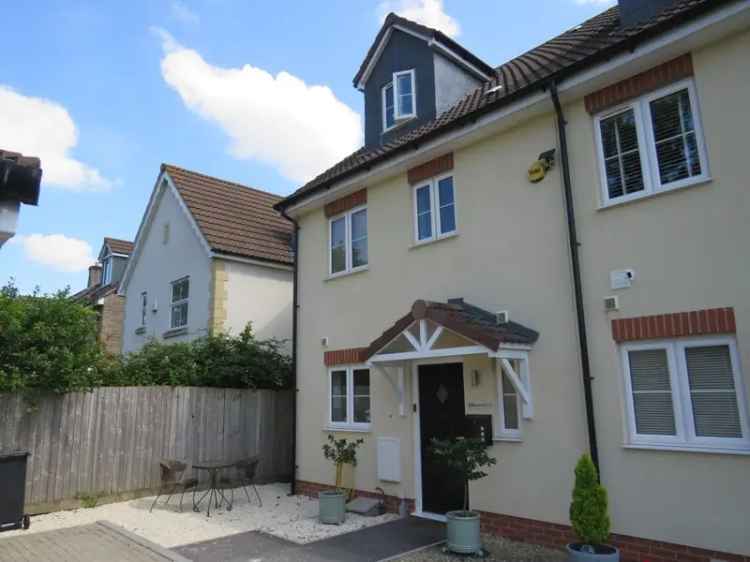 House For Sale in Broad Lane, Yate, England