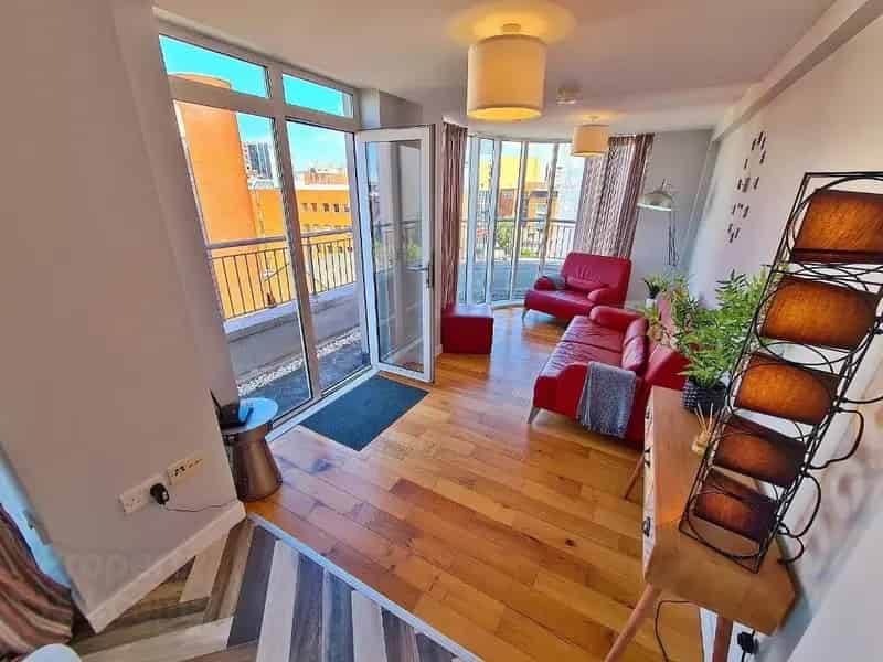 2 Bed Luxury Apartment Belfast City Centre