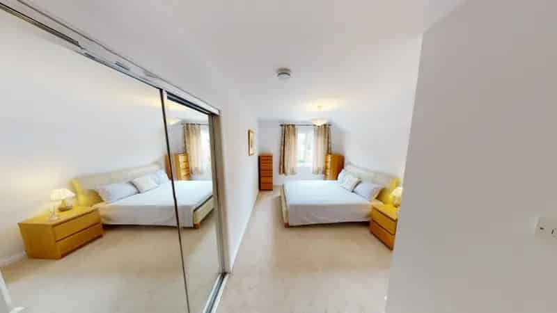 3 Bedroom Flat To Rent Available August 18 2025