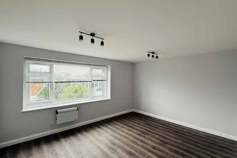 Lowestoft Town Centre Maisonette Two Double Bedrooms Close to Amenities