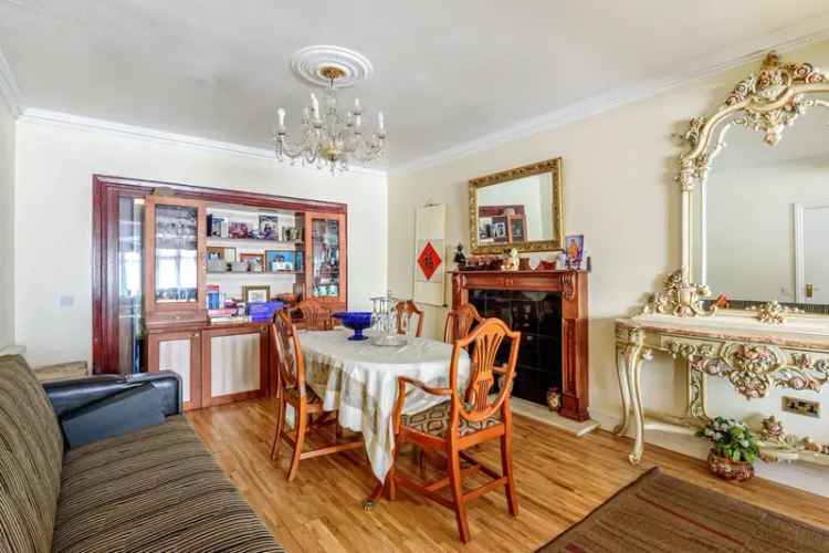 7 Bedroom Family Home with Garden and Parking