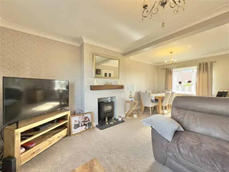 3 Bedroom Semi-Detached House for Sale in Grimethorpe