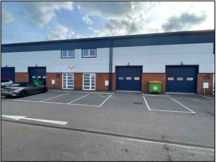 Terrace Unit with High Ceilings and 2 Parking Spaces