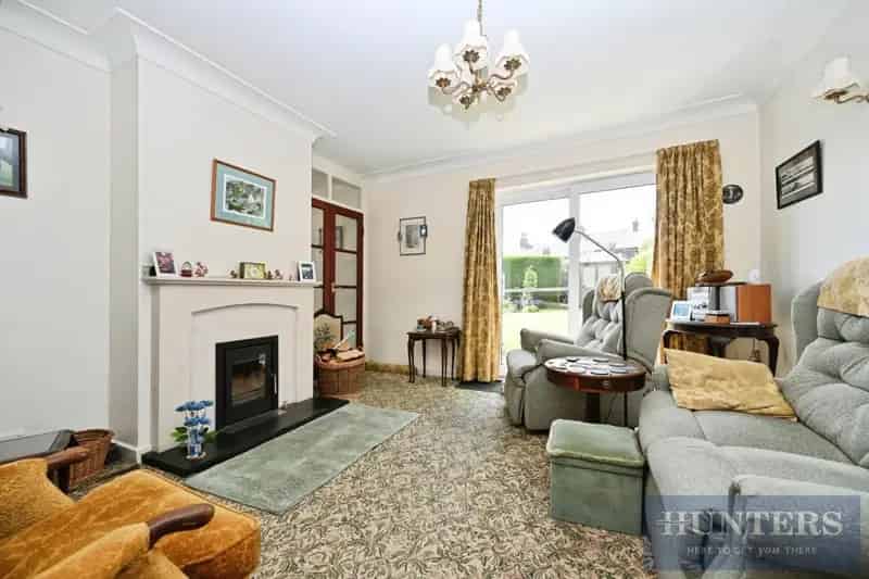4 Bedroom Detached House For Sale in Guiseley