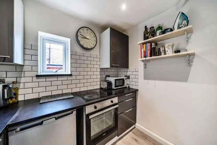 1 Bed Flat for Sale - Town Centre Location