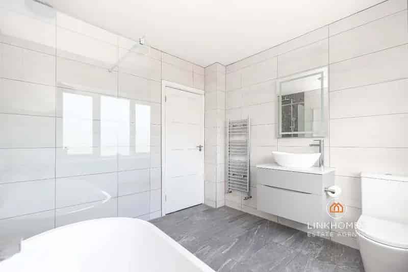 4 Bed Detached House for Sale