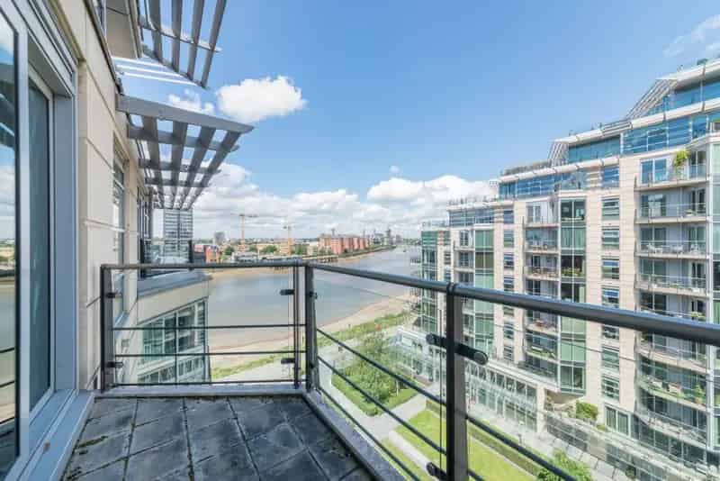 Luxury 3-Bedroom River View Apartment Battersea Reach