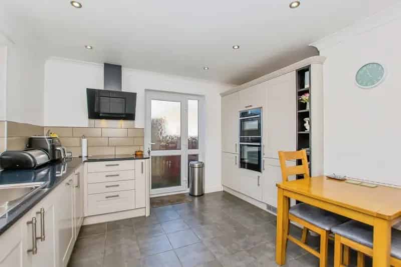 Family Home with Converted Garage and Garden
