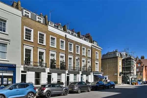 Outstanding Architect-Designed Period House in Chelsea