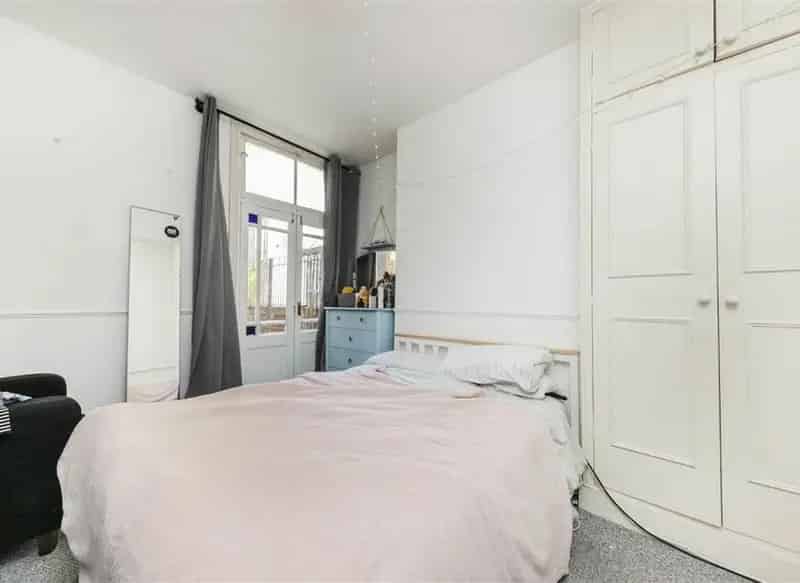 Spacious Period Conversion Ground Floor Flat Near Clapham Common