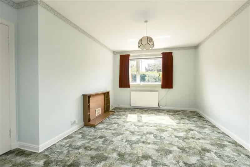 2 Bed House - Detached with 2 Reception Rooms