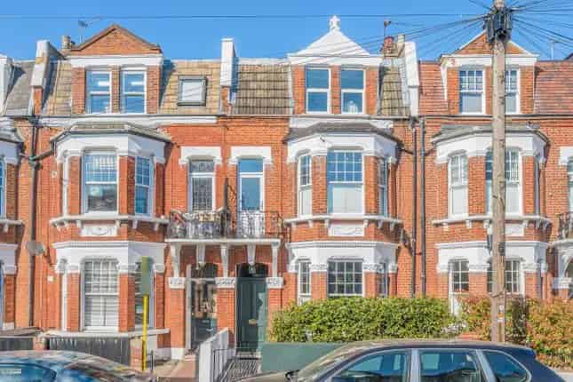 5 Bedroom Victorian Townhouse for Sale Near Putney Station