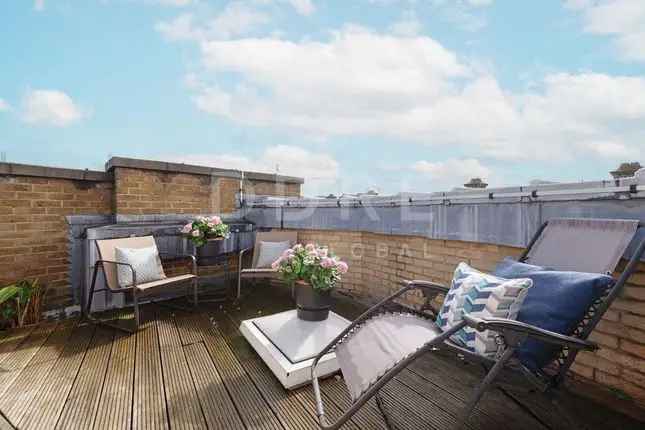 Two Bedroom Duplex Apartment in Covent Garden London