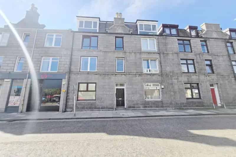 1 Bedroom Flat for Sale in Scotland