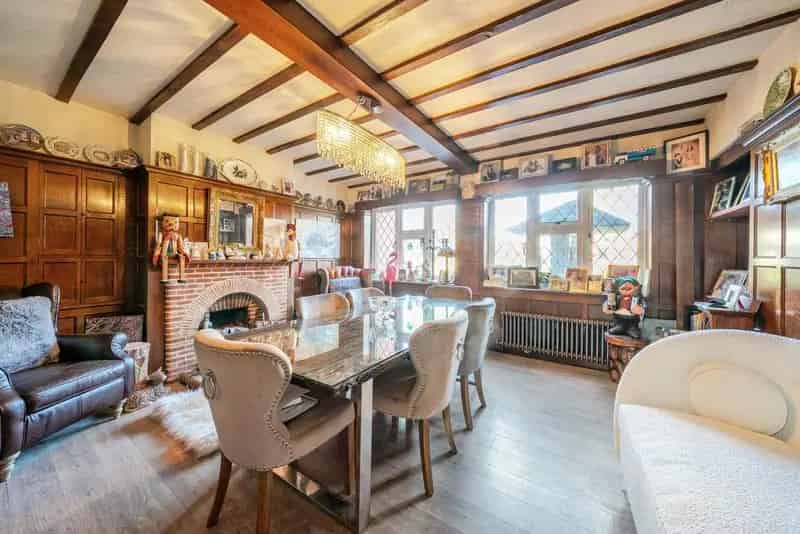 Spacious Detached House in Whitgift Estate with Large Garden Gym and More