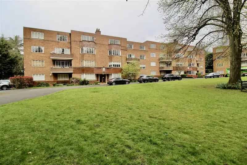 4 Bedroom Flat for Sale