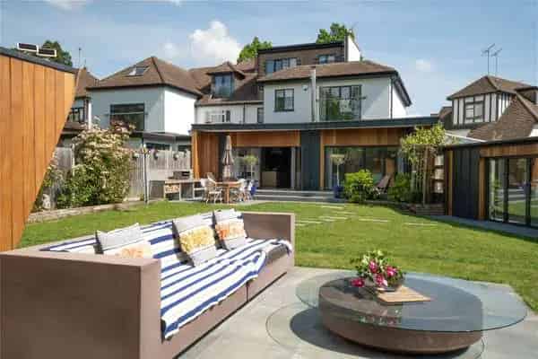 Luxury Four-Bedroom House with Indoor Pool and Stunning Garden