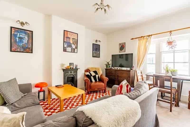 2 Bedroom Flat for Sale