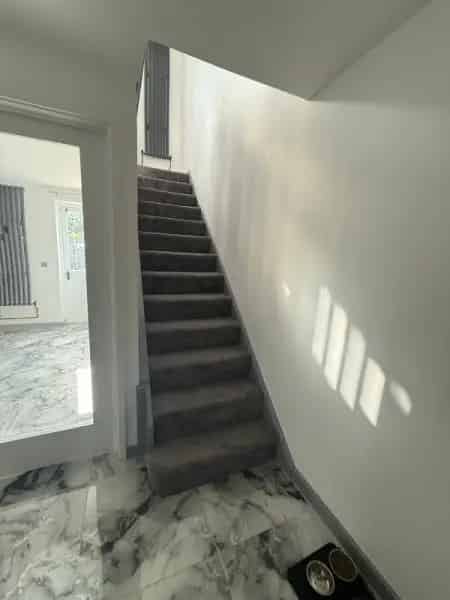 2 Bed Mid Terrace House Near Piccadilly Line