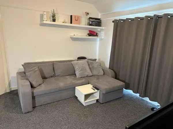 Flat For Rent in Weymouth, England