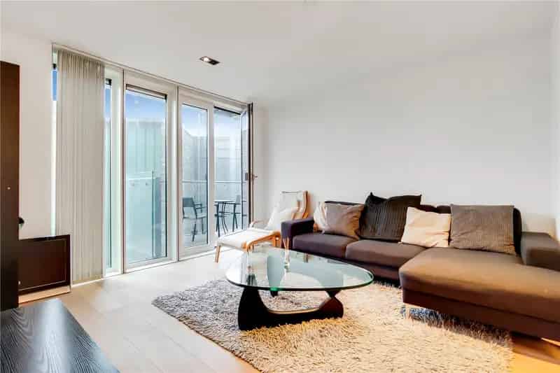 3 Bedroom Flat near Whitechapel Crossrail
