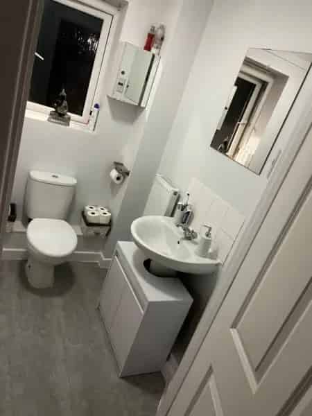2 Bedroom Flat with Private Entrance