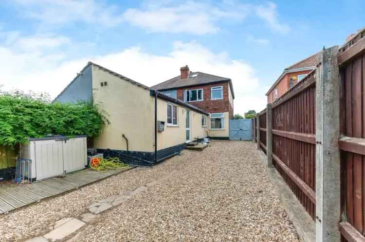 3 Bedroom Semi Detached House Grimsby DN33