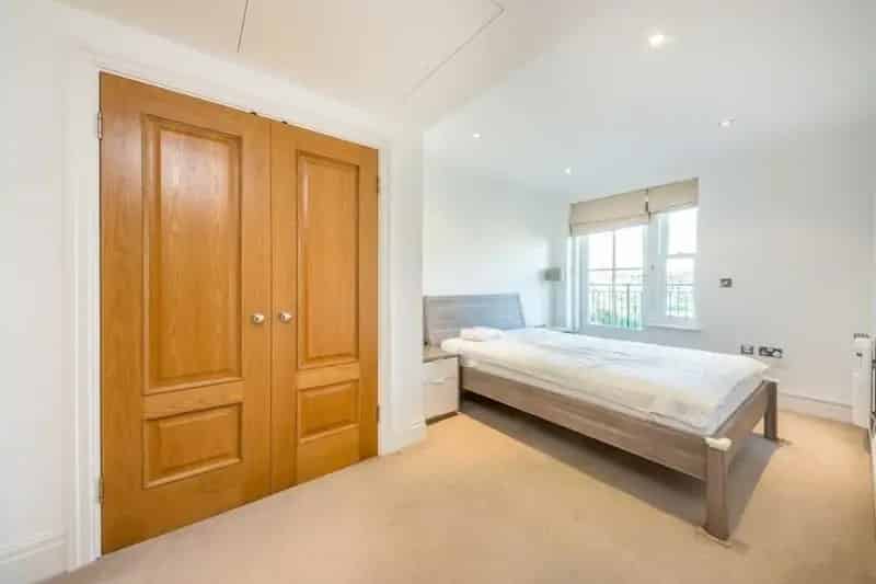 2 Bedroom Apartment Imperial Wharf London