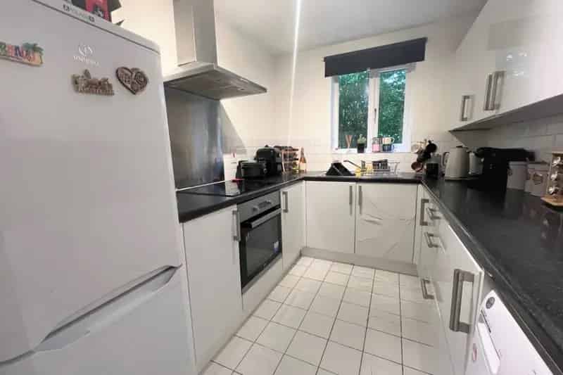 2 Double Bedroom House Near Broxbourne Station - Zero Deposit Guarantee