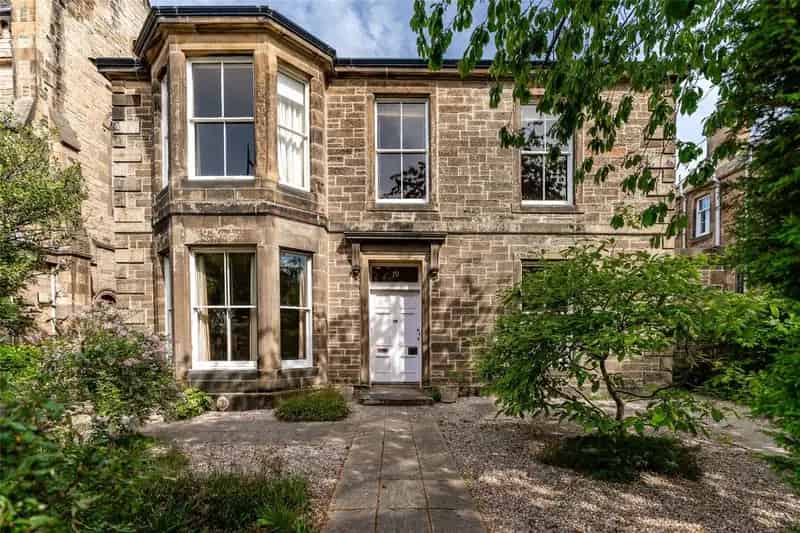 3 Bedroom Apartment for Sale in Edinburgh