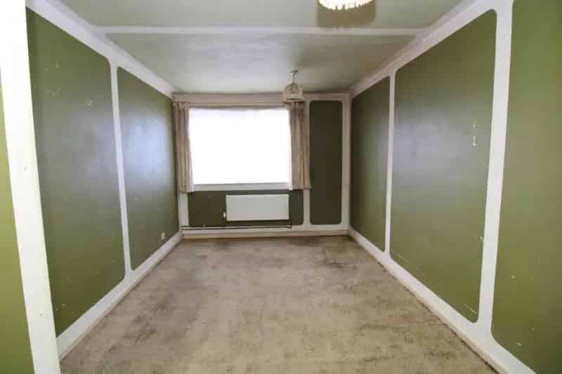 3 Bed House For Sale Chain Free Lots Of Potential