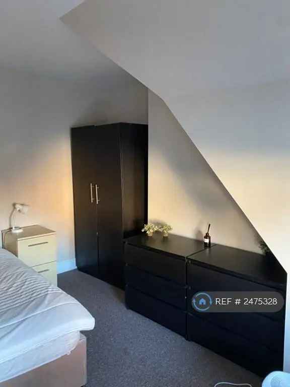 3 Bedroom Maisonette in Westbourne