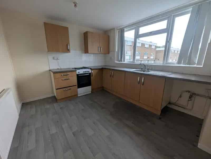 4 bedroom House
 To Let