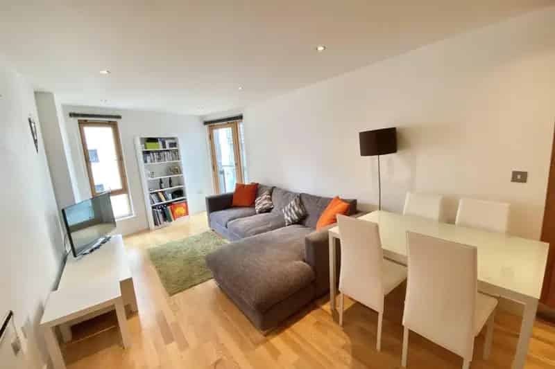 Leeds City Centre One Bedroom Apartment - Modern Furnished Flat