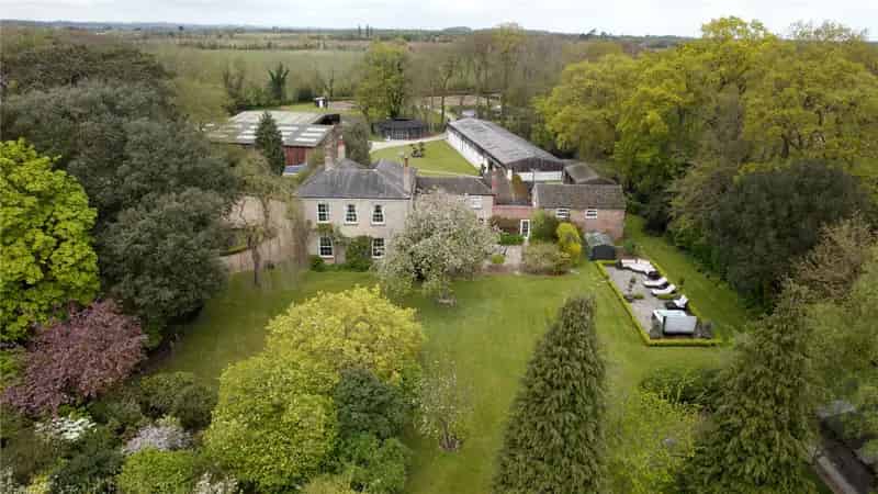 6 Bedroom Detached House with Equestrian Centre - 14 Acres