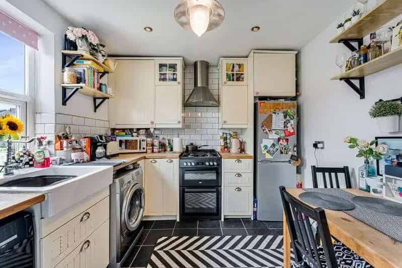 3 Bed Property for Sale Near Ashton Town Centre