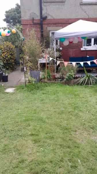 Semi-Detached House Near Shops and Schools