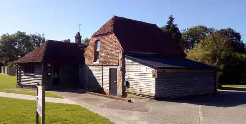 Refurbished Business Units Ample Parking High Speed Broadband