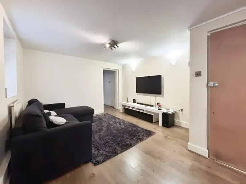 1 Bedroom Flat for Sale near Plaistow Station