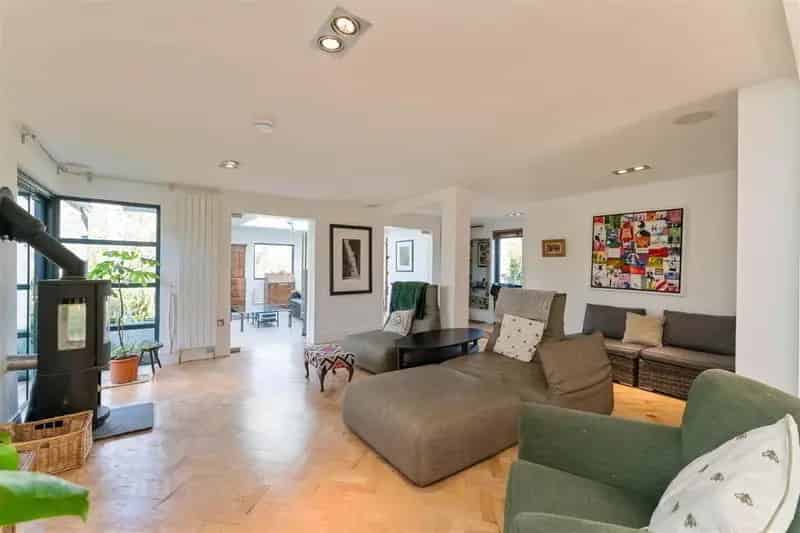 Modern Family Home in Holywood with 4 Bedrooms and Stunning Garden
