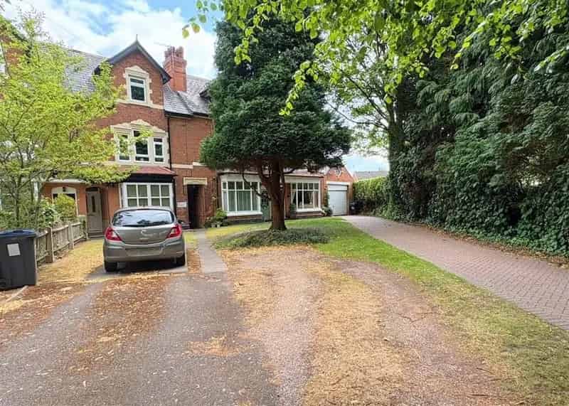 4 Bedroom Semi-Detached House for Sale