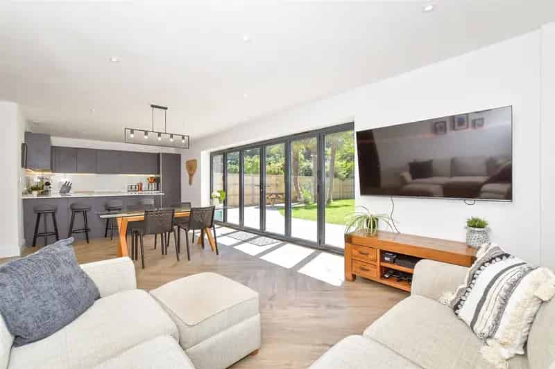 5 Bedroom Detached Bungalow with Annexe For Sale