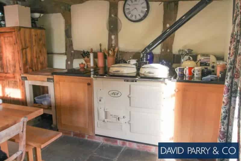 2 Bedroom Grade II Listed Cottage with Equestrian Facilities