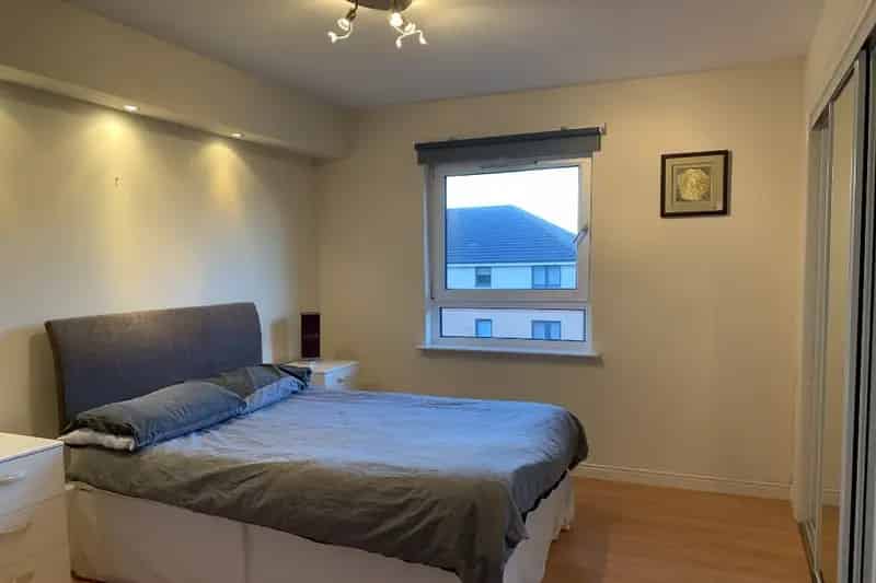 2 Double Bedroom Flat Anniesland Furnished Modern