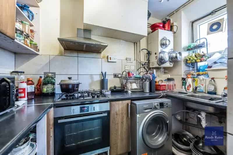 4 Bedroom Flat for Sale London SW8