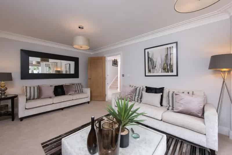 4 Bed Detached Home with Garage and Open Space Views