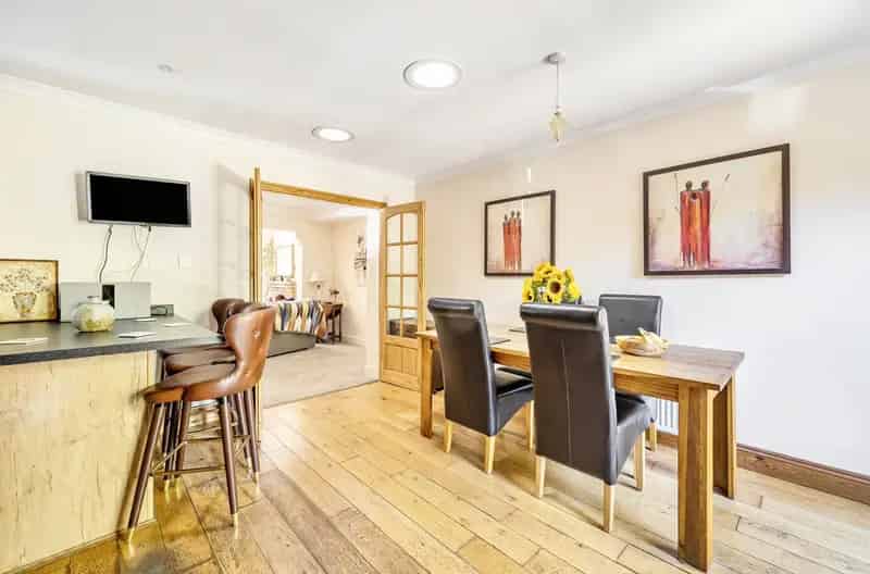 3 Bedroom Semi-Detached House Ascot Bracknell