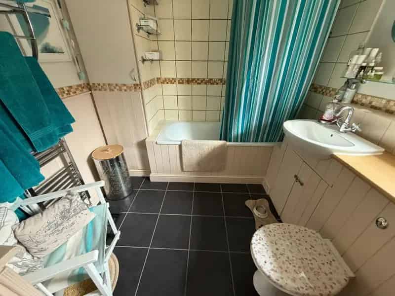 2 Bedroom Flat for Sale Near Amenities and Transport