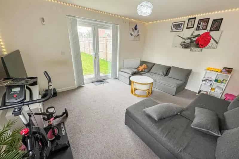 3 Bed Semi-Detached House for Sale